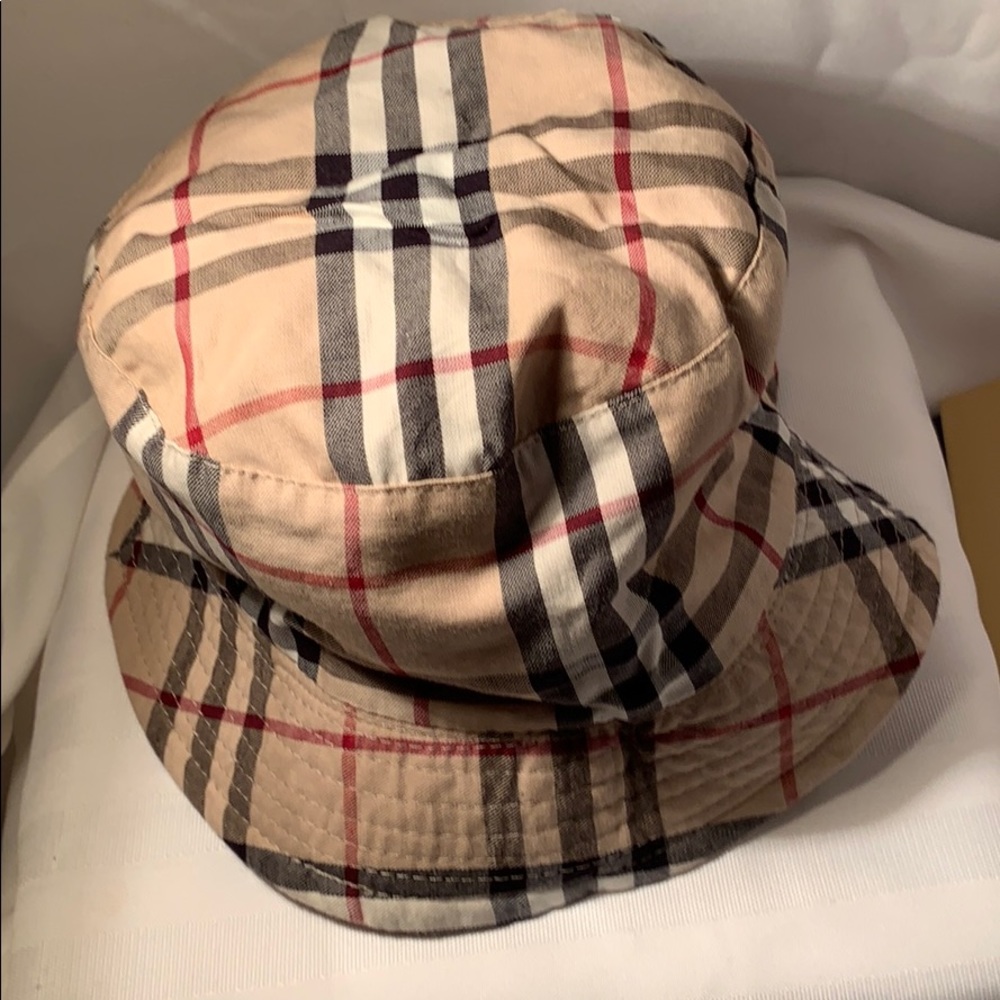 Burberry Nova Signature Bucket Reversible Hat